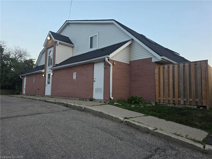 Property Photo: 41 Valleyview Road 11 ON N2E 3H9