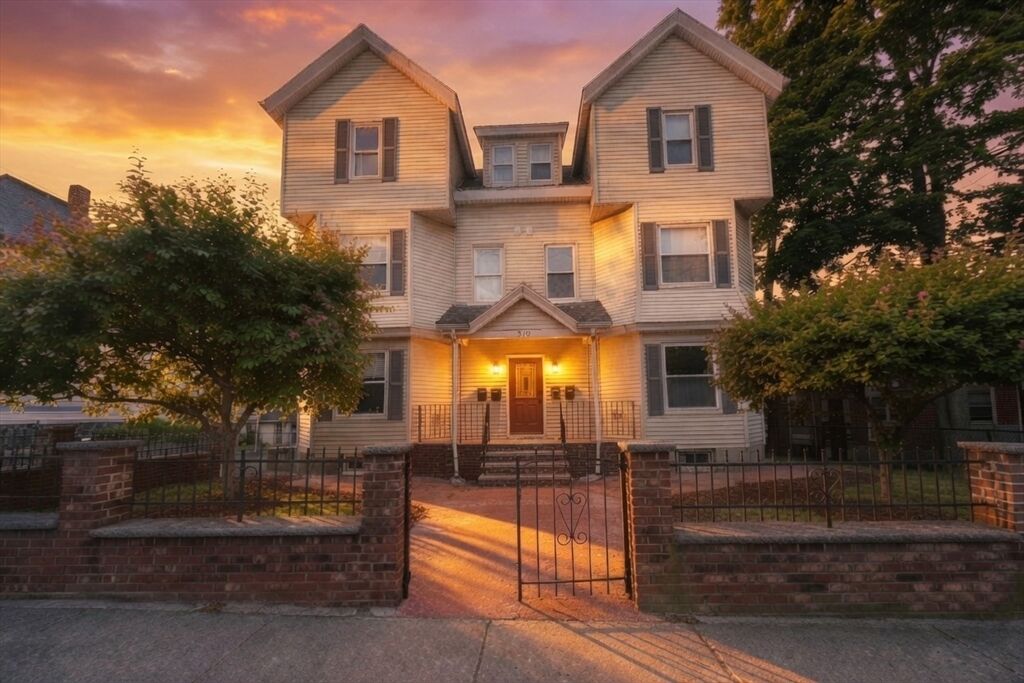 Property Photo:  326 Crescent Street 2  MA 02453 
