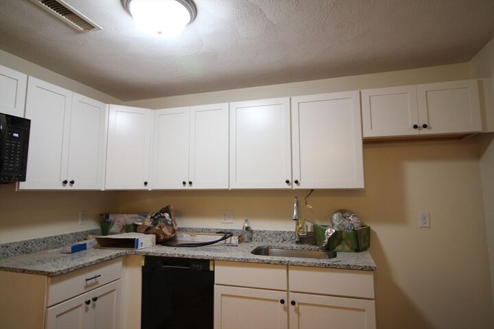 Property Photo:  132 Tyngsboro Road 5  MA 01863 