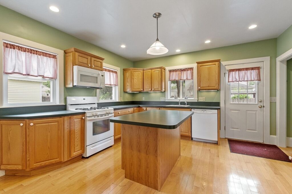 Property Photo:  14 Doane St  MA 01420 