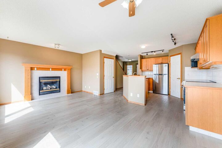 Property Photo:  59 Erin Grove SE  AB T2B 3L1 