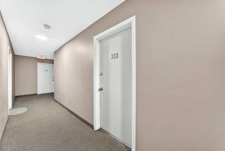 Property Photo:  1829 11 Avenue SW 303  AB T3C 0N2 