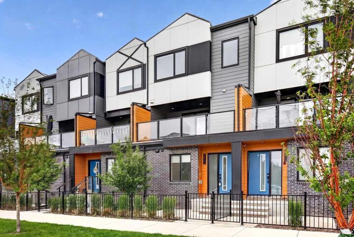 Property Photo: 8554 19 Avenue SE AB T2A 7W8