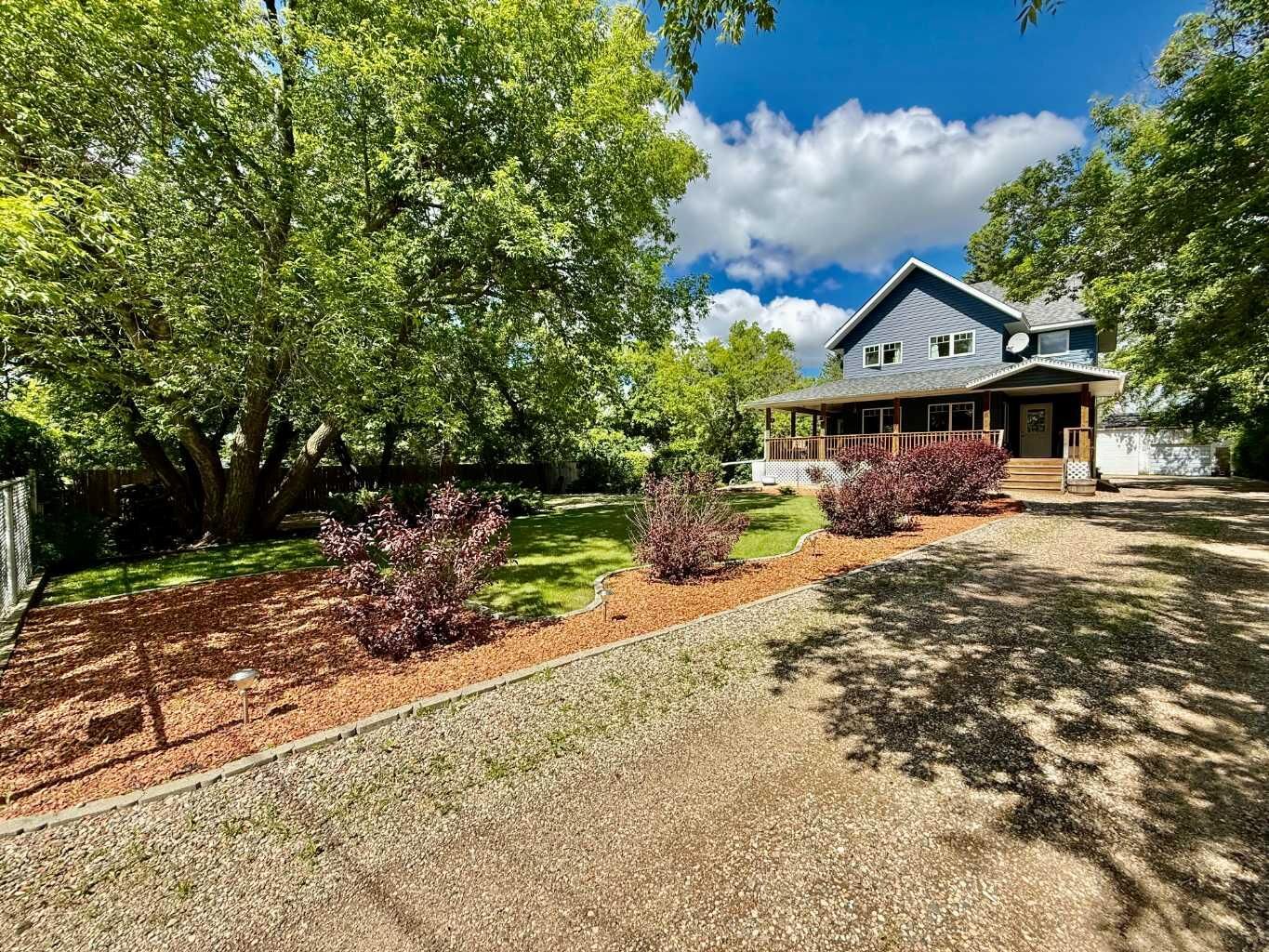 Property Photo: 240 Broad Street AB T0B 3A0