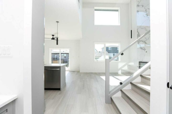Property Photo: 664 Devonia Road W AB T1J 5W3