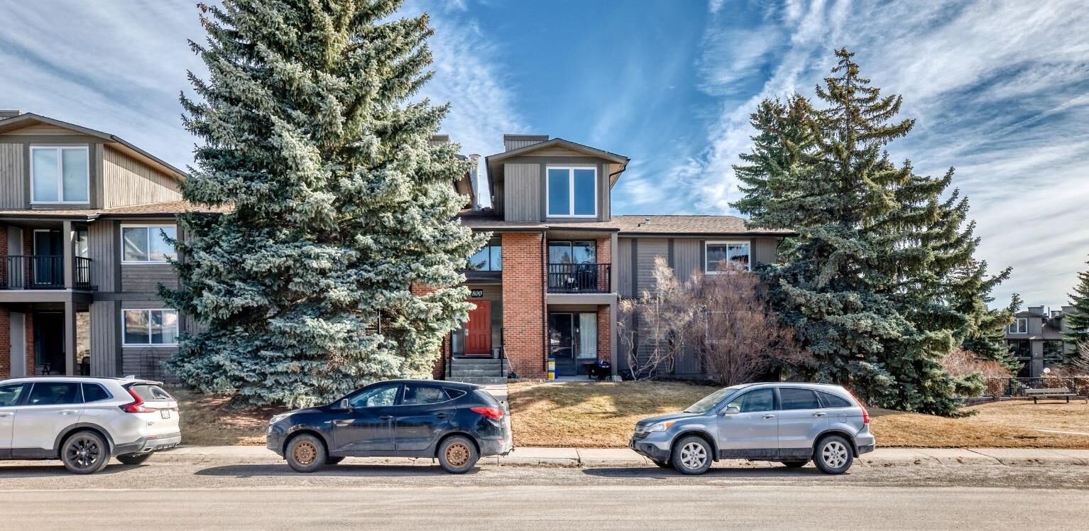 Property Photo:  6400 Coach Hill Road SW 824  AB T3H 1B8 