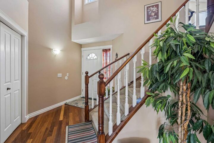 Property Photo:  86 Tuscany Ravine Road NW  AB T3L 2R9 