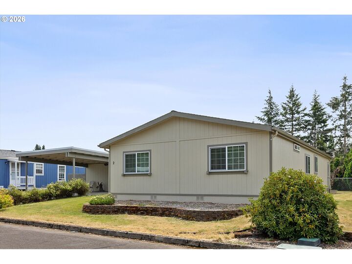 Property Photo: 655 NE Burnett Rd #2 OR 97128