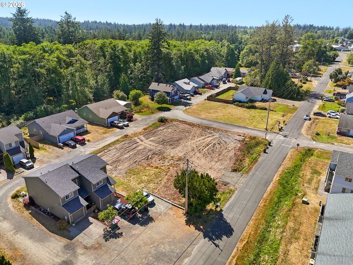 Property Photo: 590 7th Ave OR 97121