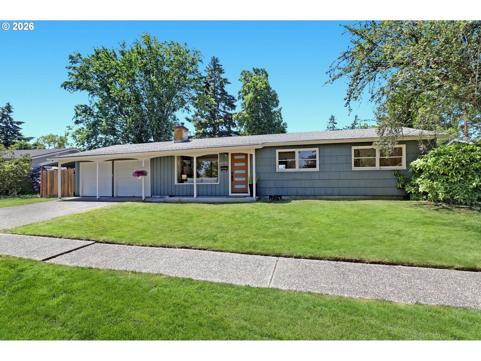 Property Photo: 6755 SW Princess Ave OR 97008
