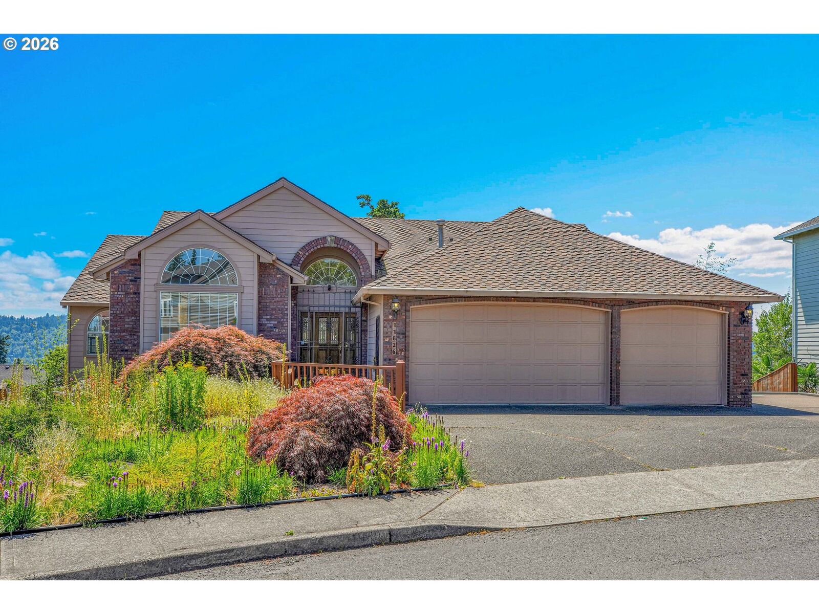 Property Photo: 11826 SE Grand Vista Dr OR 97015