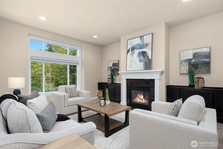 Property Photo: 16125 SE 44th Way WA 98006