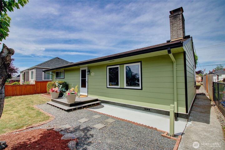 Property Photo:  1709  2nd St  WA 98270 