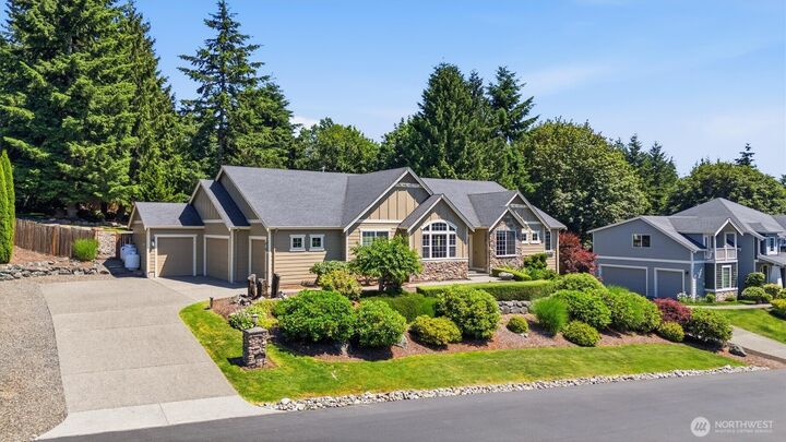 Property Photo:  9419  185th Drive SE  WA 98290 