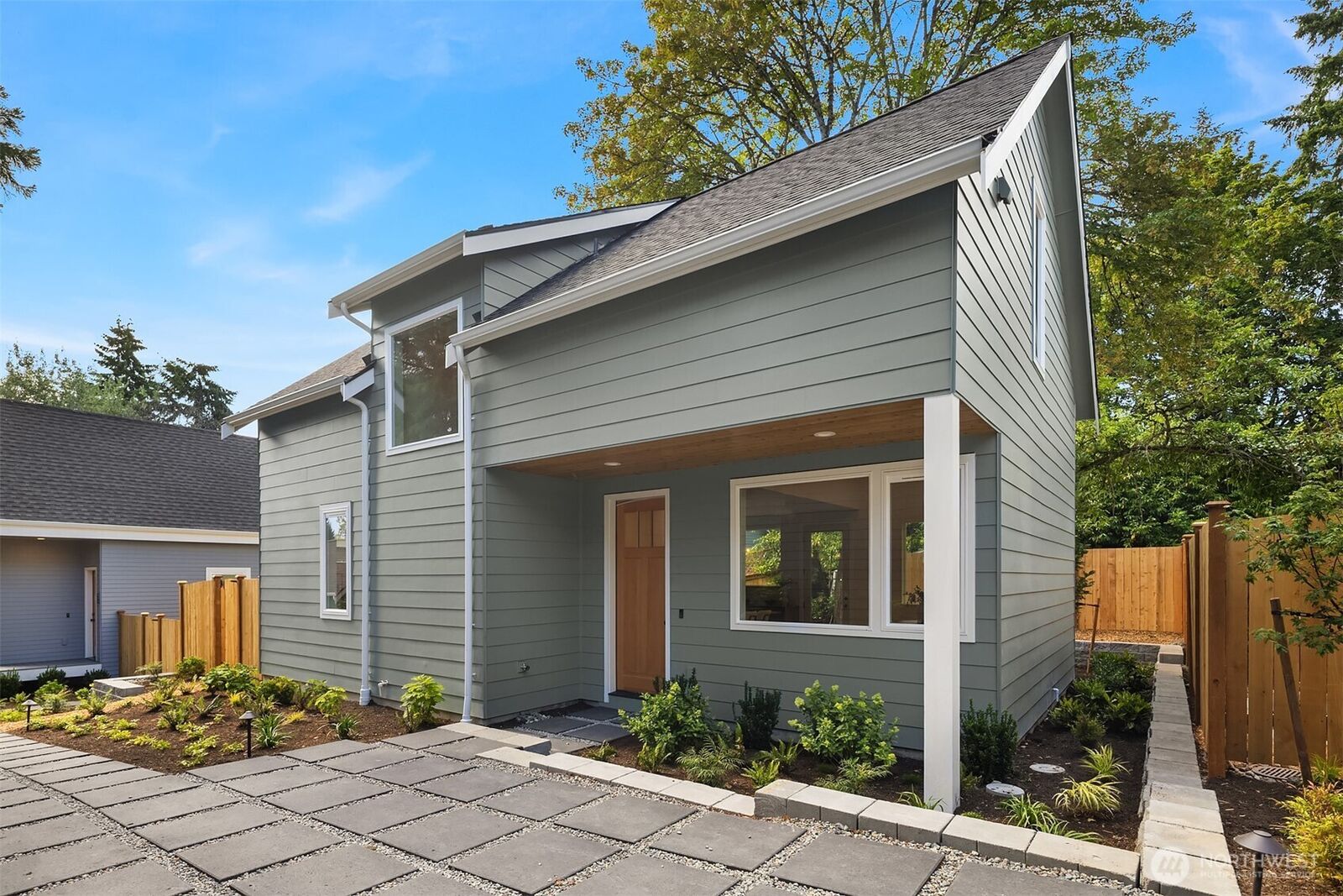 Property Photo: 11739 40th Avenue NE C WA 98125