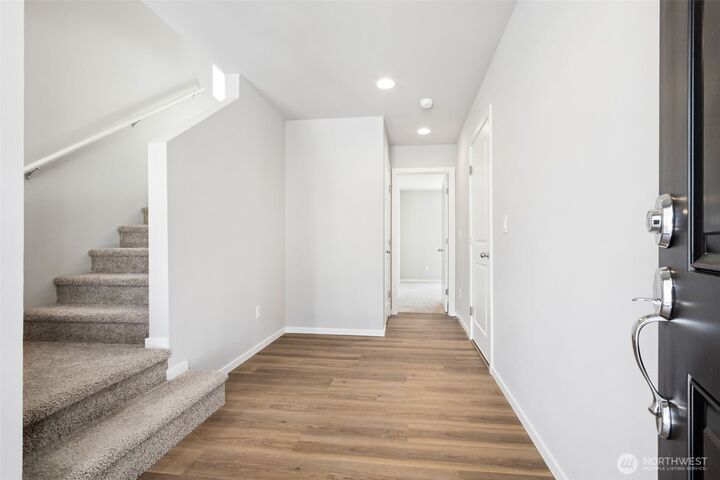 Property Photo:  18521 SE 271st Place  WA 98042 