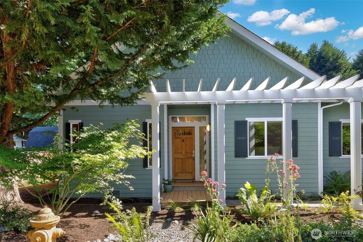 Property Photo: 2007 NE Dingley Road WA 98110