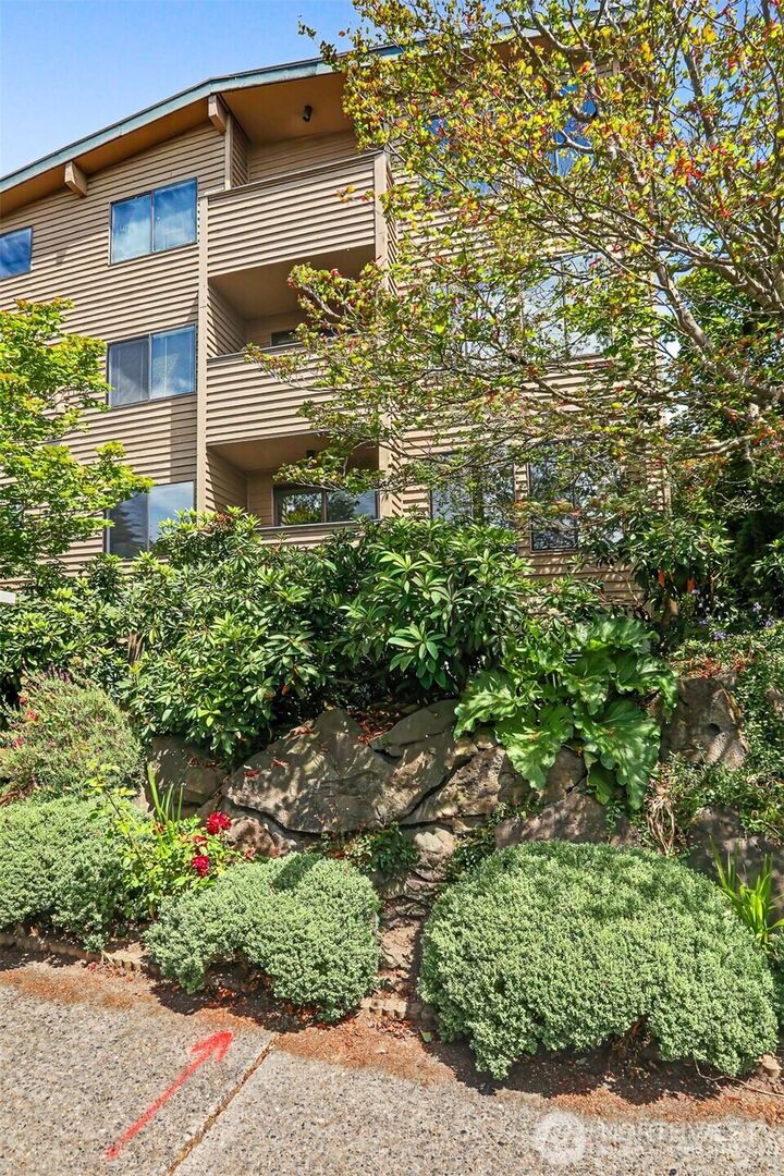 Property Photo: 7518 24th Avenue NW 301 WA 98117