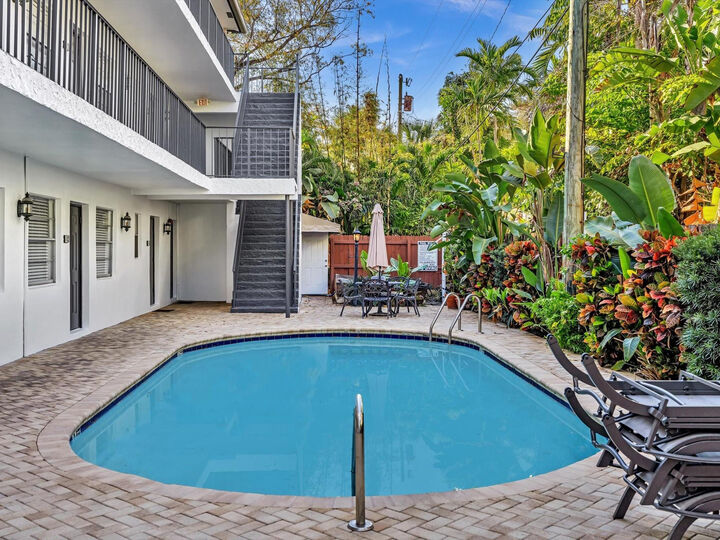Property Photo:  215 NE 16th Avenue 203  FL 33301 