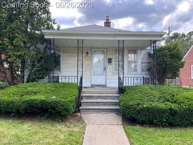 Property Photo:  6901 Faust Avenue  MI 48228 