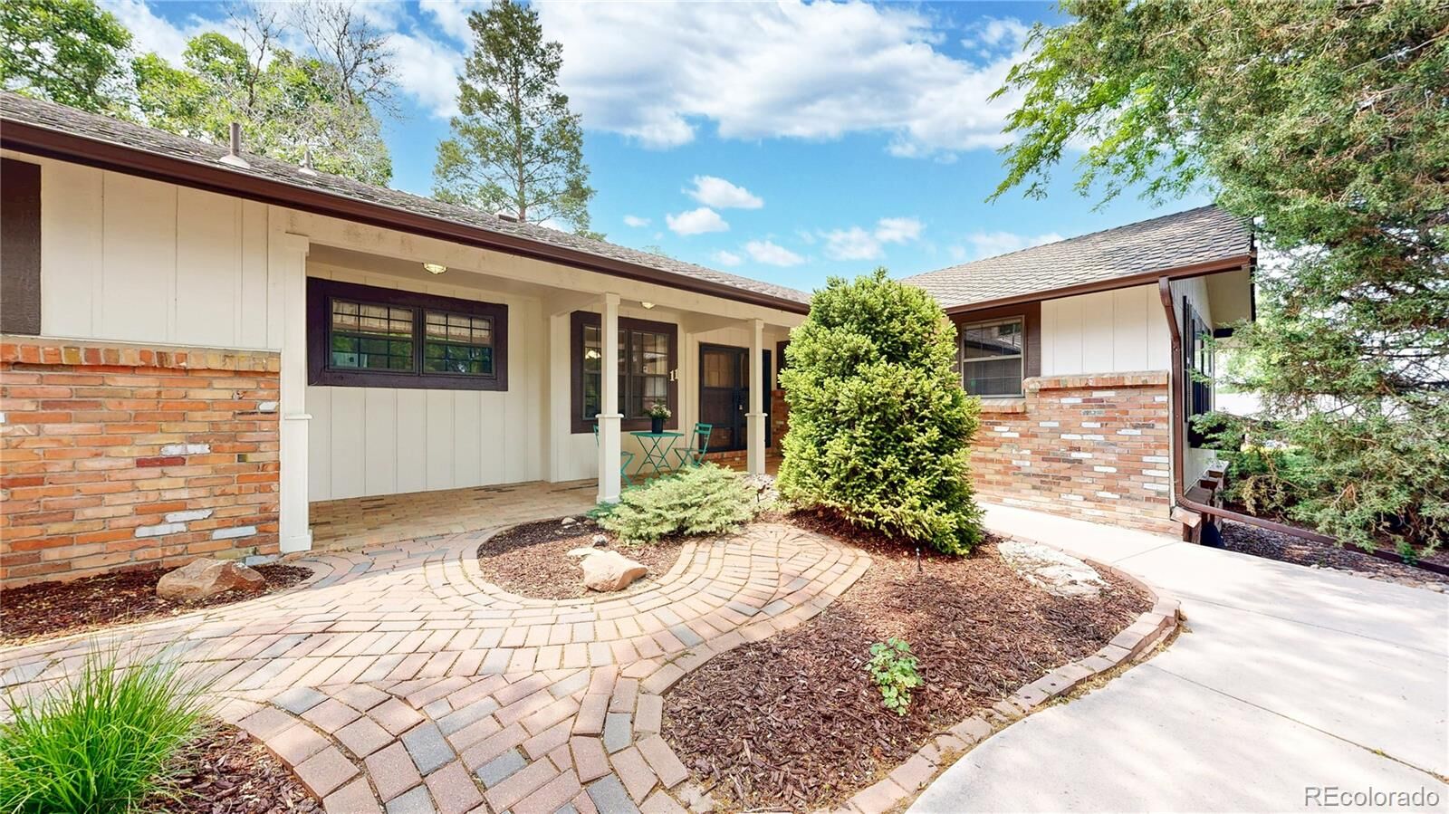 Property Photo: 11 Robincrest Lane CO 80123
