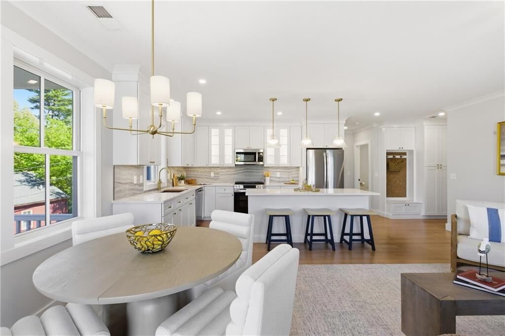 Property Photo:  67 Queen Street 4C  RI 02818 