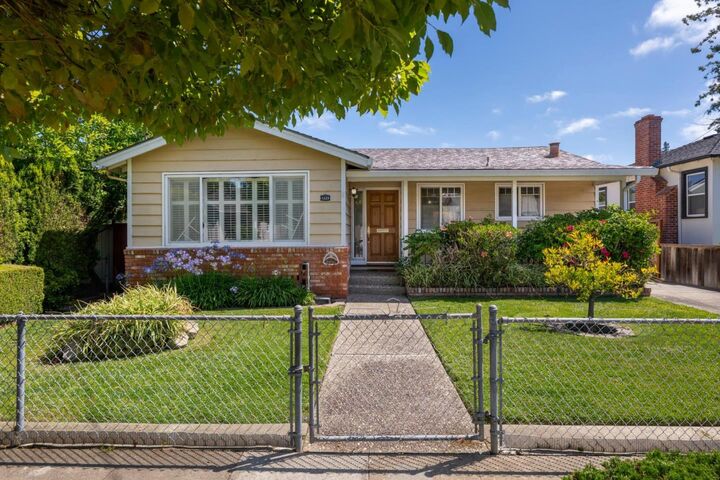 Property Photo:  1223 Quince  CA 94402 