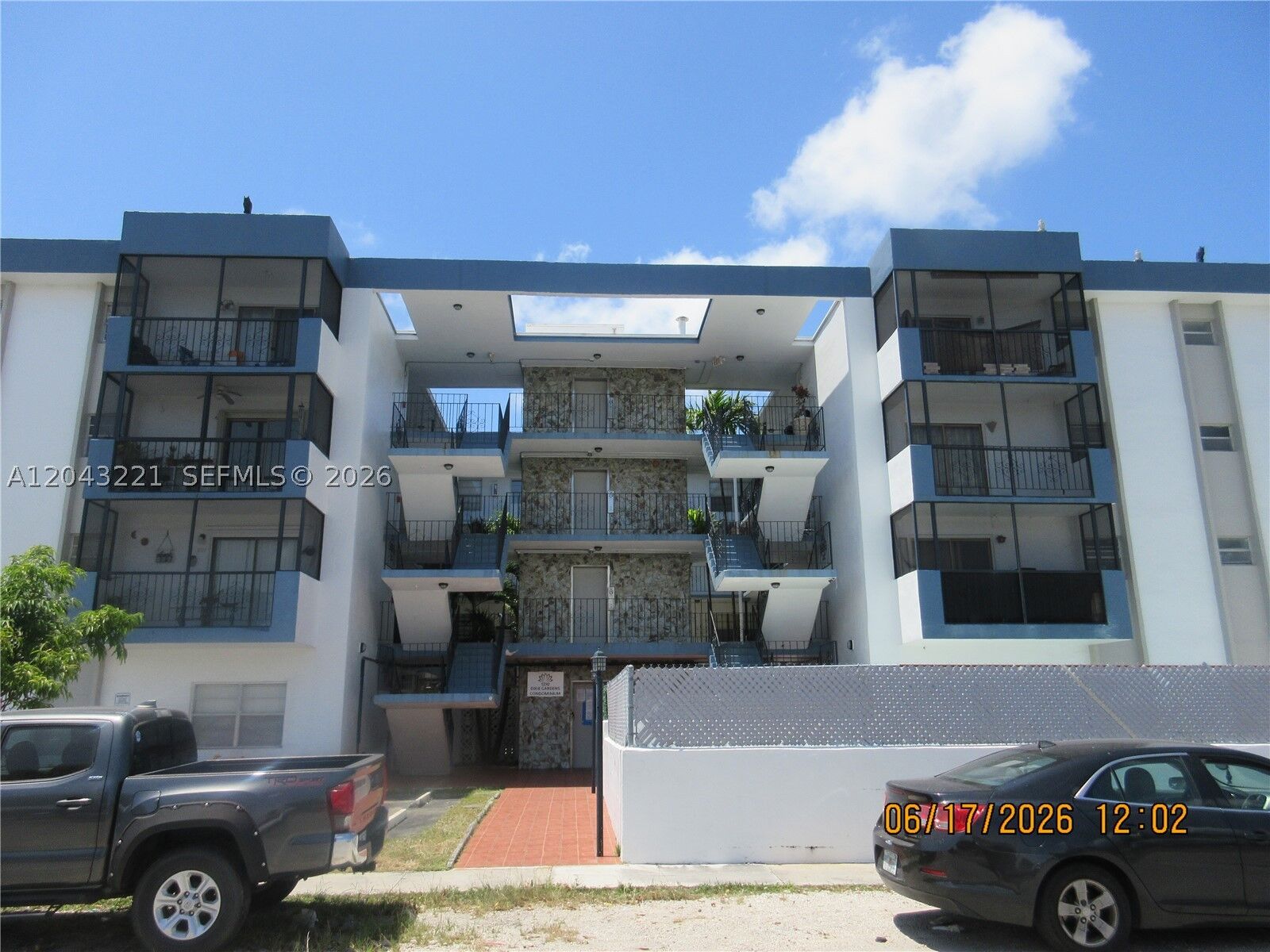 Property Photo: 1230 NE 139th St 309 FL 33161