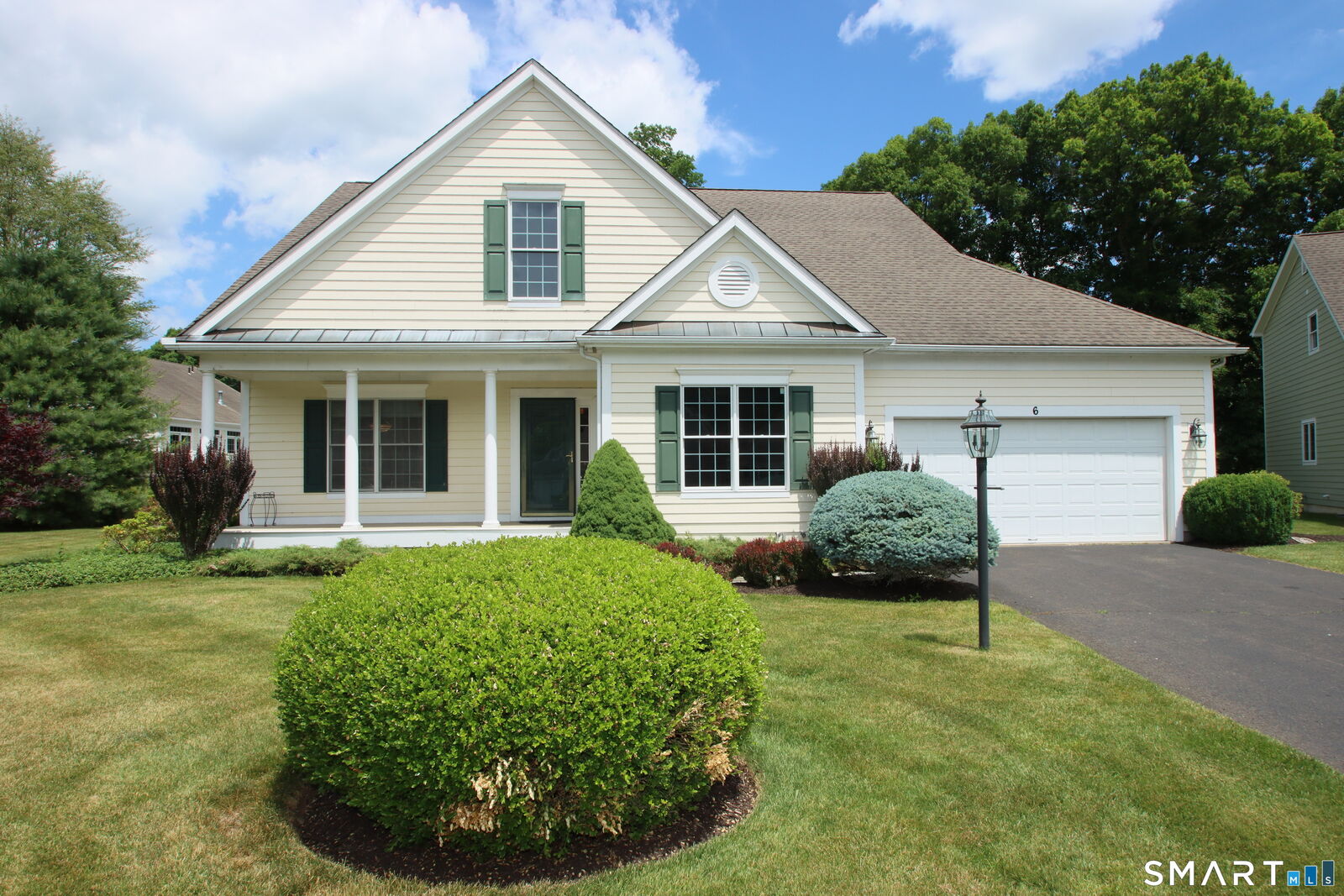 Property Photo:  6 Carriage House Lane 6  CT 06804 