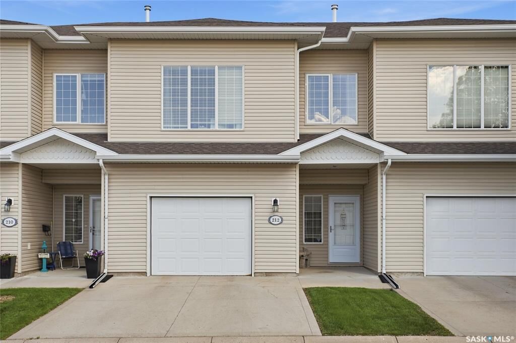 Property Photo:  212 Mount Royal Place  SK S4T 7X9 