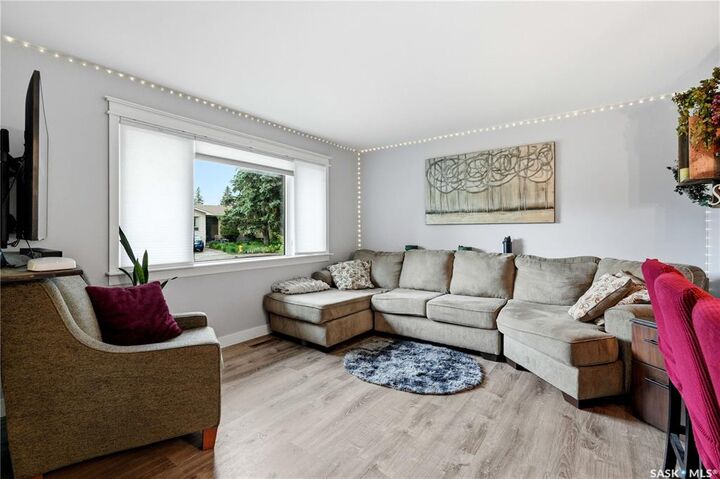Property Photo:  14 Stewart Avenue  SK S7L 3S6 