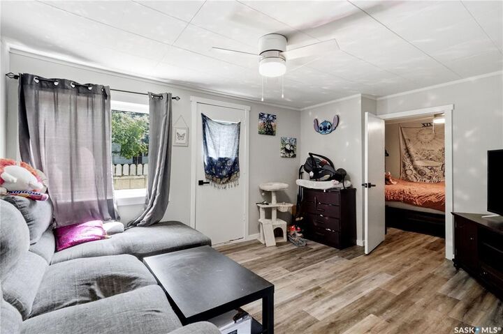Property Photo: 916 Iroquois Street W SK S6H 5B6