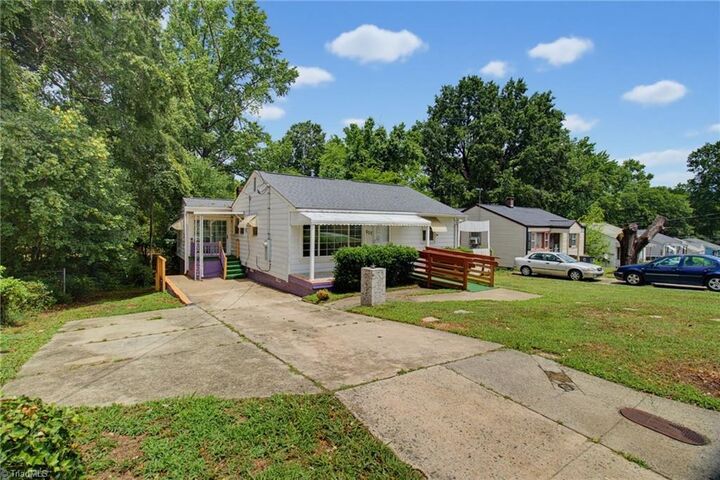 Property Photo:  807 Tuscaloosa Street  NC 27406 