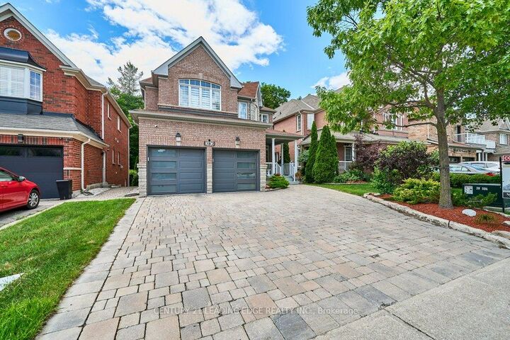 Property Photo:  382 Via Campanile N/A  ON L4H 0N6 