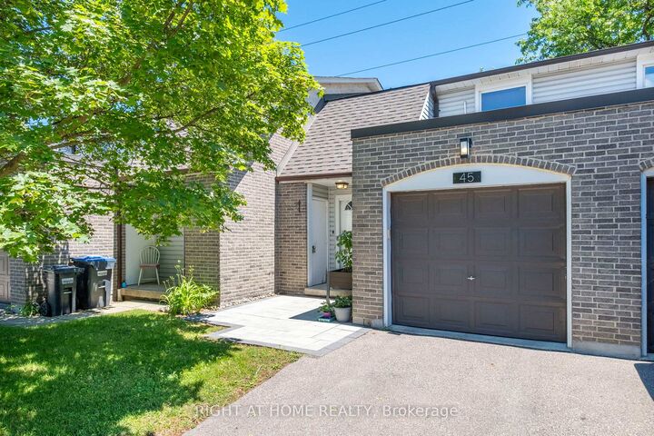Property Photo:  2440 Bromsgrove Road 45  ON L5J 4J7 