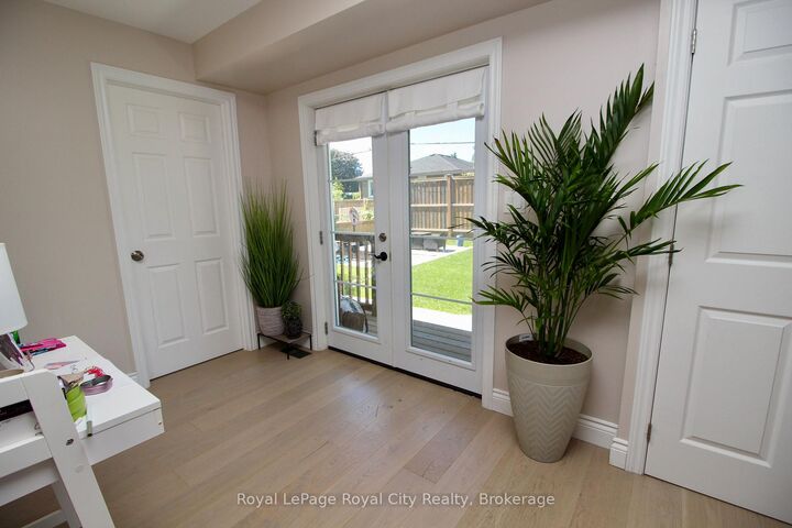 Property Photo: 8 Rosewood Avenue ON N1H 5Z9