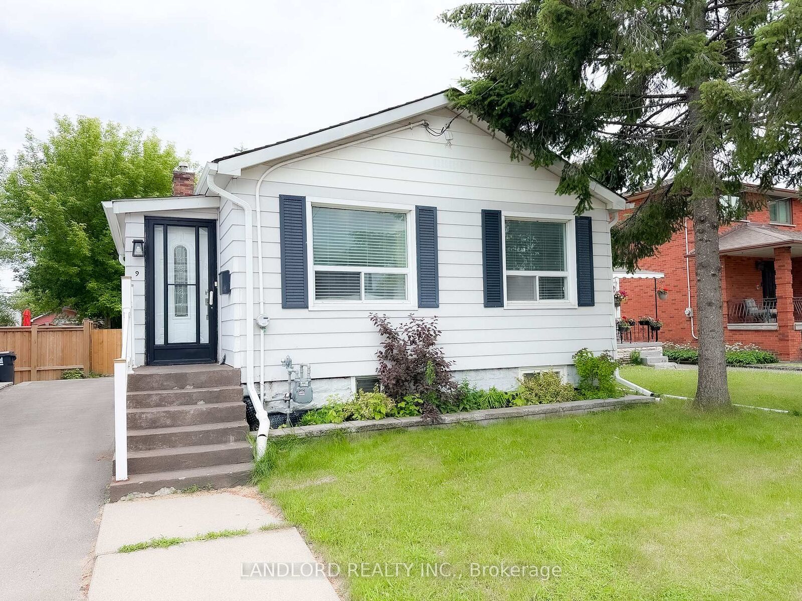 Property Photo:  9 Albright Avenue Main  ON M8W 1W9 