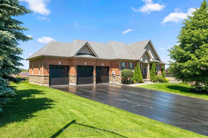 Property Photo: 6 Masters Creek Boulevard ON L9W 6L7