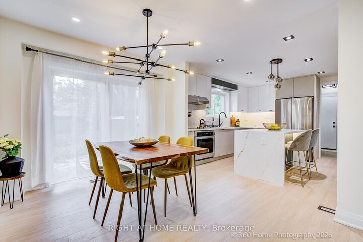 Property Photo:  22 Gleneagle Crescent  ON M2J 3H3 