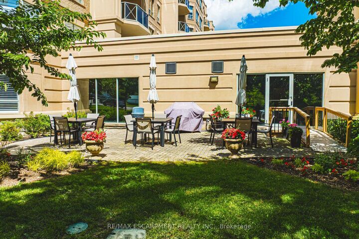 Property Photo:  2075 Amherst Heights Drive 103  ON L7P 5B8 
