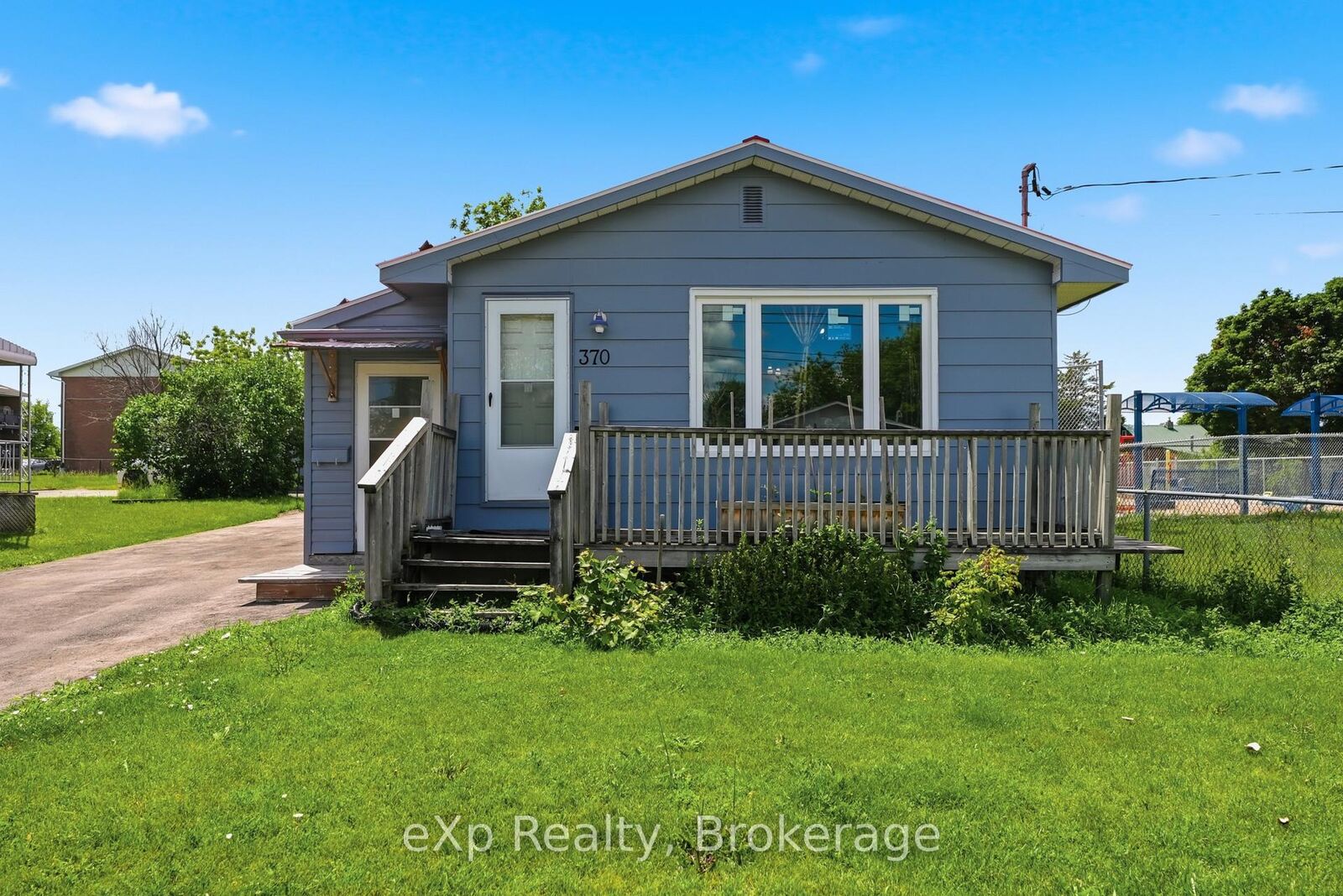 Property Photo: 370 Sidney Street ON K8P 3Z6