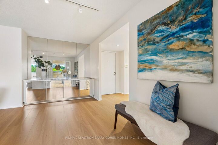 Property Photo:  360 Bloor Street E 301  ON M4W 3M3 