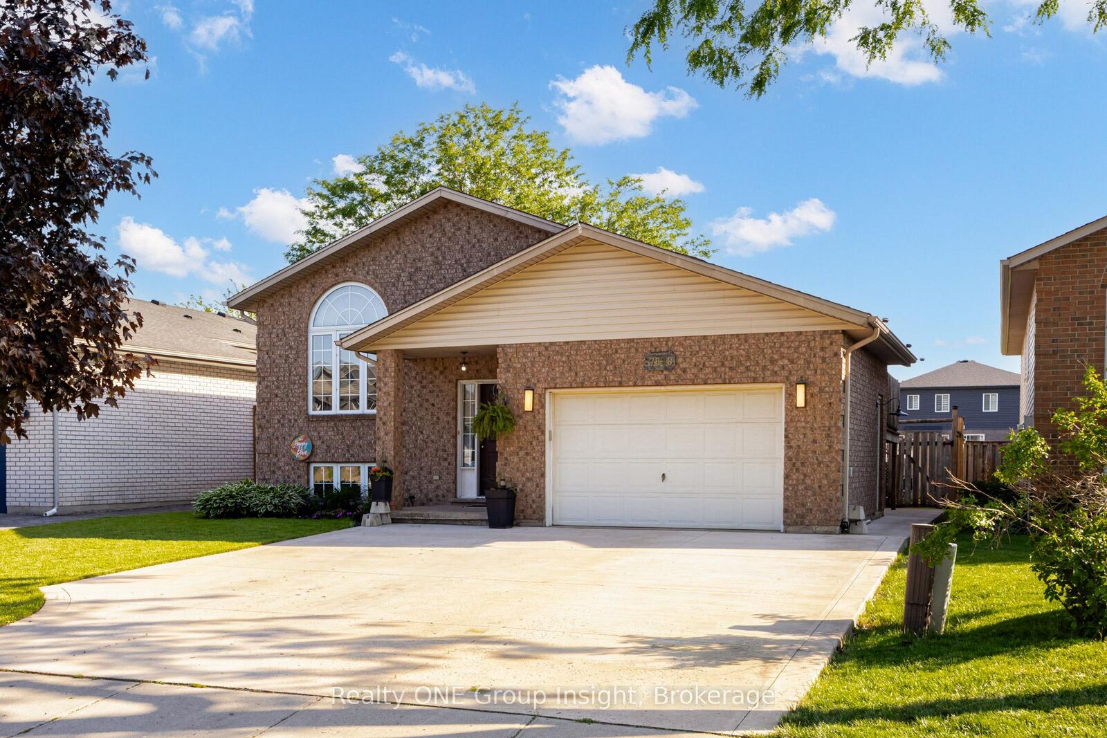 Property Photo: 7880 Ascot Circle ON L2H 3E4