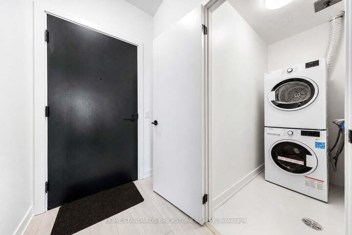 Property Photo:  117 Broadway Avenue 1705  ON M4P 1V3 