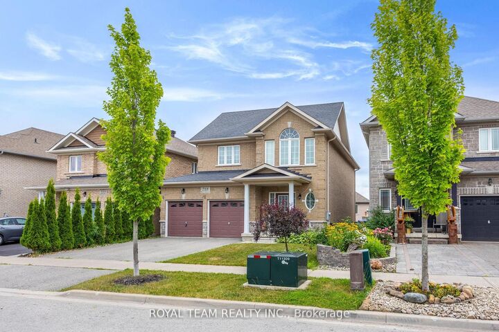 218 Richardson Crescent — photo 1