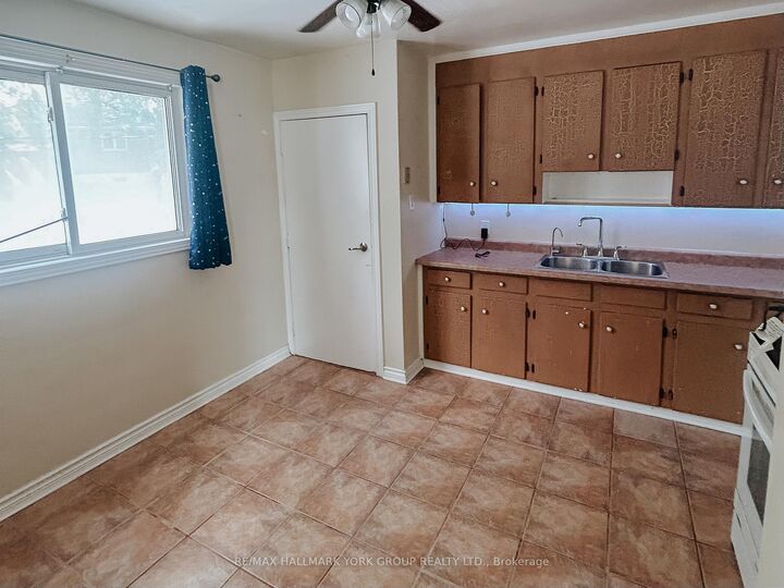 Property Photo:  217 Septonne Avenue Main  ON L3Y 2W5 