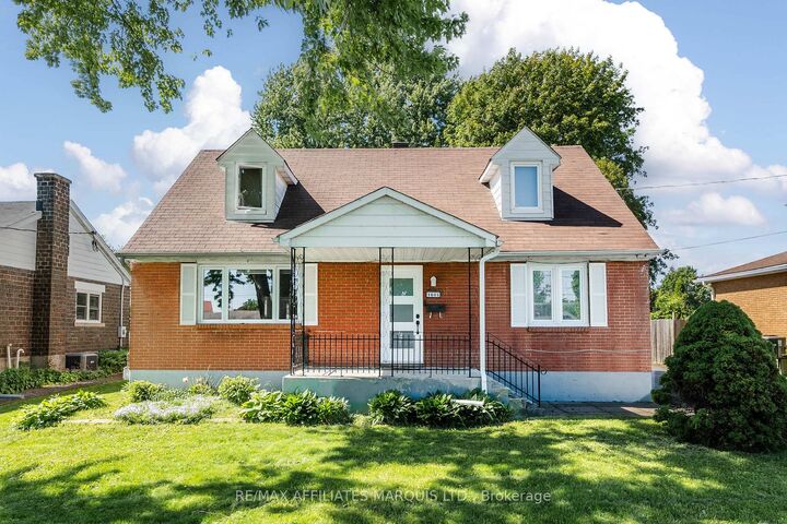 Property Photo:  1605 Queen Street  ON K6J 1R7 