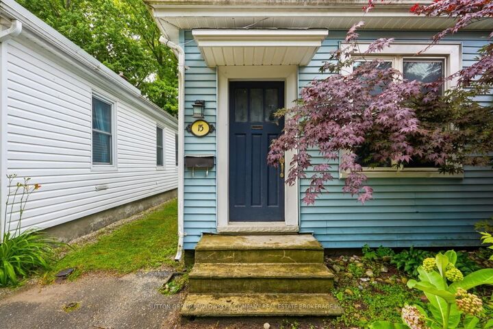 Photo de la propriété:  15 Carlton Avenue  ON N5Y 3M6 
