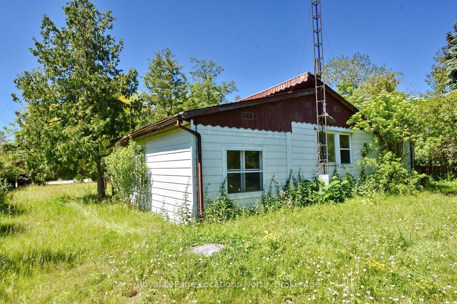 Property Photo: 20 Marilyn Avenue N ON L9Z 2X8