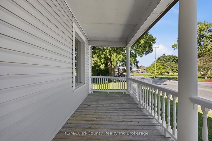 Property Photo:  61 Brock Street E  ON N4G 1Z7 